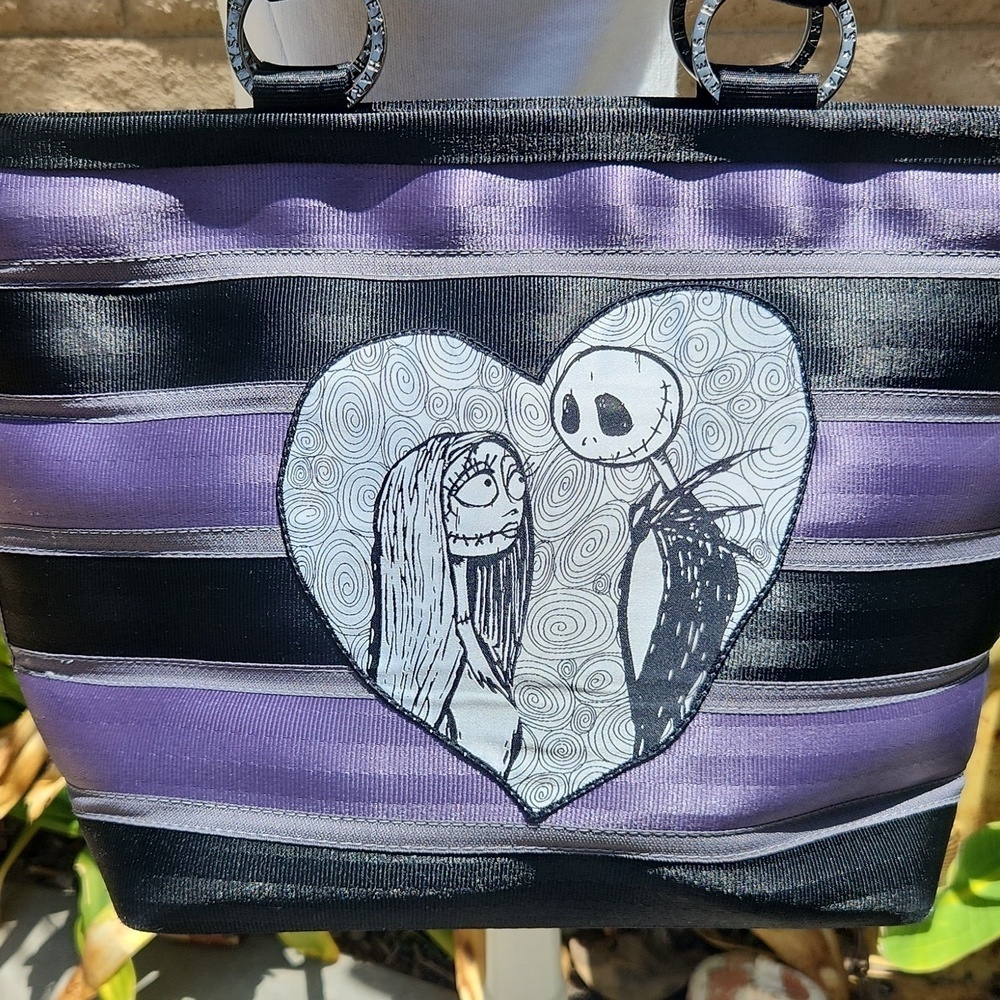 Harveys Disney Couture The Nightmare Before Christmas Carriage Ring Tote - Picture 2 of 14